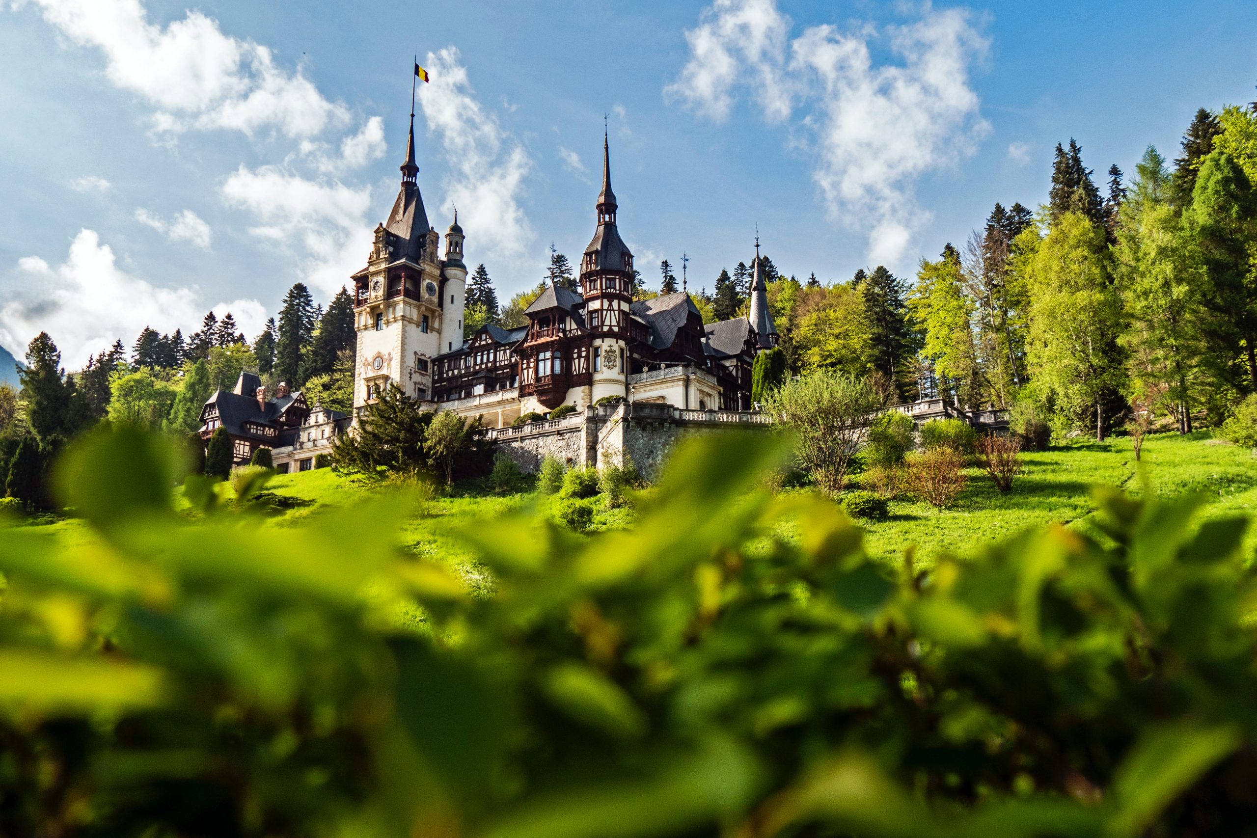 Castillo en Rumania rodeado de naturaleza